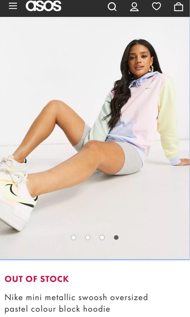 Nike metallic swoosh deals hoodie pastel