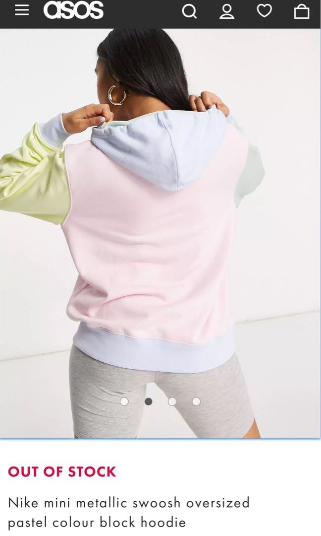 Nike mini metallic swoosh hot sale oversized colour block hoodie