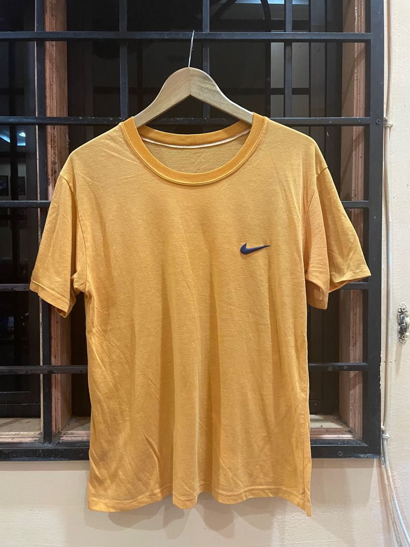 nike mini swoosh tee