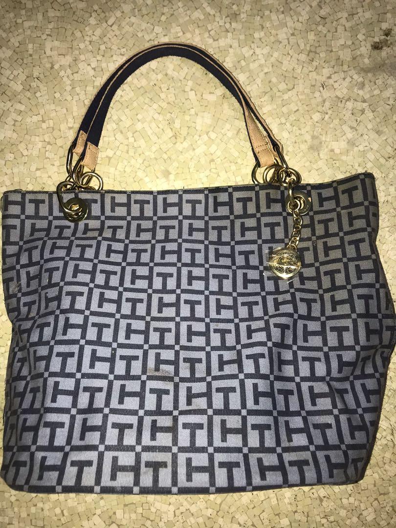 Original Tommy Hilfiger Bag (Category: Luxury Bags & Wallets) located in Manila. Submitted by starrystylecloset (Listing ID 1150759274, Image 1). Description: .