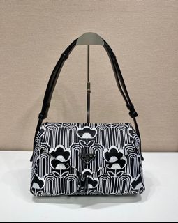 (Category: ) located in . Submitted by sarahlouiseboutique (Listing ID 1150801889, Image 1). Description: .