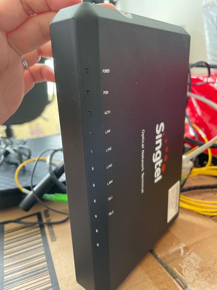 Singtel modem, Computers & Tech, Parts & Accessories, Networking on