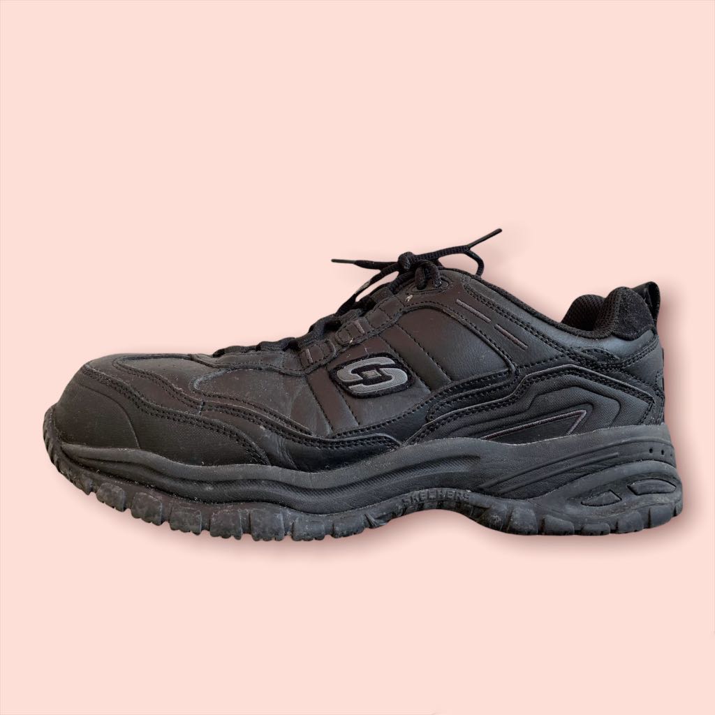 Skechers safety boots Fesyen Pria Sepatu Sneakers di Carousell