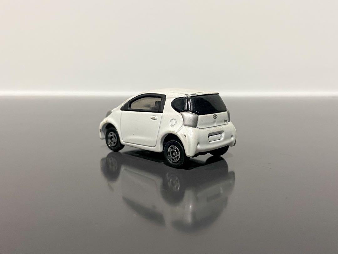Tomica toyota iq outlet