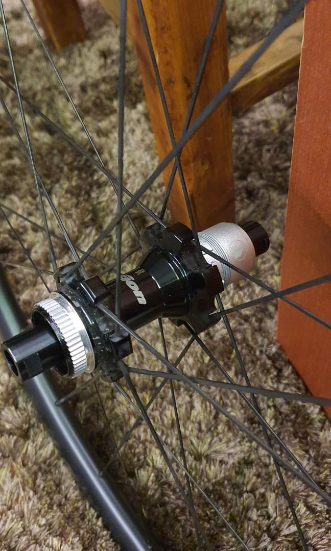 Vision SC 40 disc carbon wheelset, Sports Equipment, Bicycles