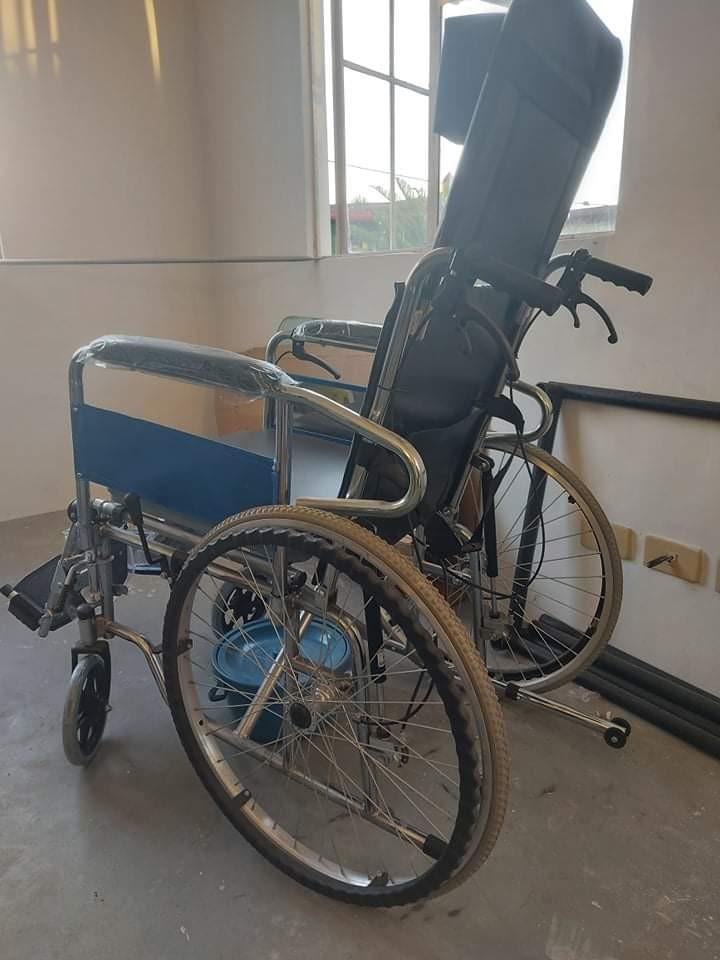 Wheel Chair (primaplus brand) (Category: Medical Supplies & Tools) located in Mandaluyong City. Submitted by kathrinabartolome (Listing ID 1150700169, Image 3). Description: Wheel Chair (Primaplus) with FREE Inflatable Shampoo Basin Tub - Purchased but never been used - 7,500 only (original price is 9,500 - location of pick up: Lancaster Village Alapan 2-A Imus, Cavite - for delivery, on buyer's account For faster transaction, please contact numb