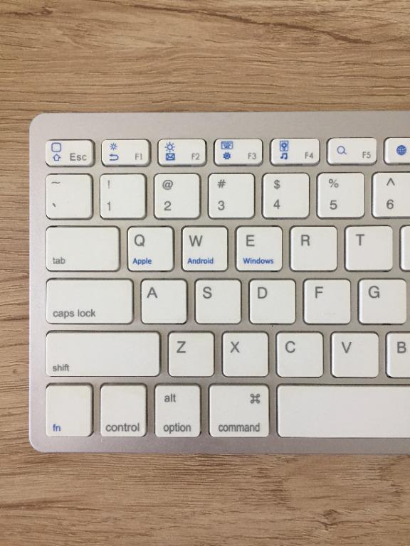 Wireless Bluetooth Keyboard (Category: Computer Keyboard) located in Pasig City. Submitted by ulit.ulitph (Listing ID 1150623472, Image 2). Description: Wireless Bluetooth Keyboard ✨ Mumuso ✨ Compatible with Apple, Android, Windows ✨ Takes 2 AAA Batteries ✨ Negotiable Price No box (but will be bubble-wrapped) No hidden issues ***Delivery c/o Buyer MOP: GCash, BDO MOD: Lalamove/Mr. Speedy/Gogo Express Pick-up point: San Jose del Monte, Bulacan or 
