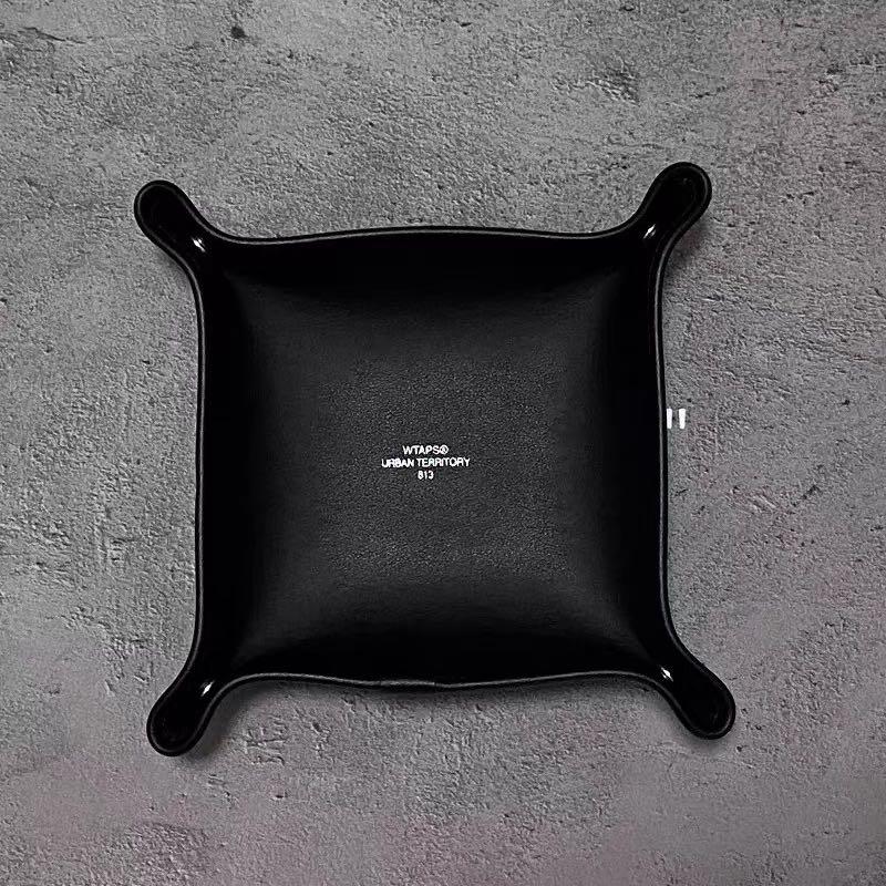 【楽天スーパーセール】 WTAPS DEN Carousell on LEATHER TRAY.SYNTHETIC 小物