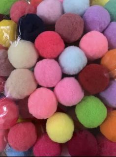 20pcs/lot 1.5cm/2cm/3cm Wool Felt Balls Round Wool Felt Balls Pom Poms  Mixed color wholesale 7 Colors