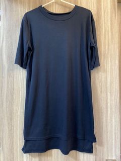 深藍色 navy blue 中袖 mid sleeves 上衣 tee 連身 tee 前短後長 素色64189683986434110