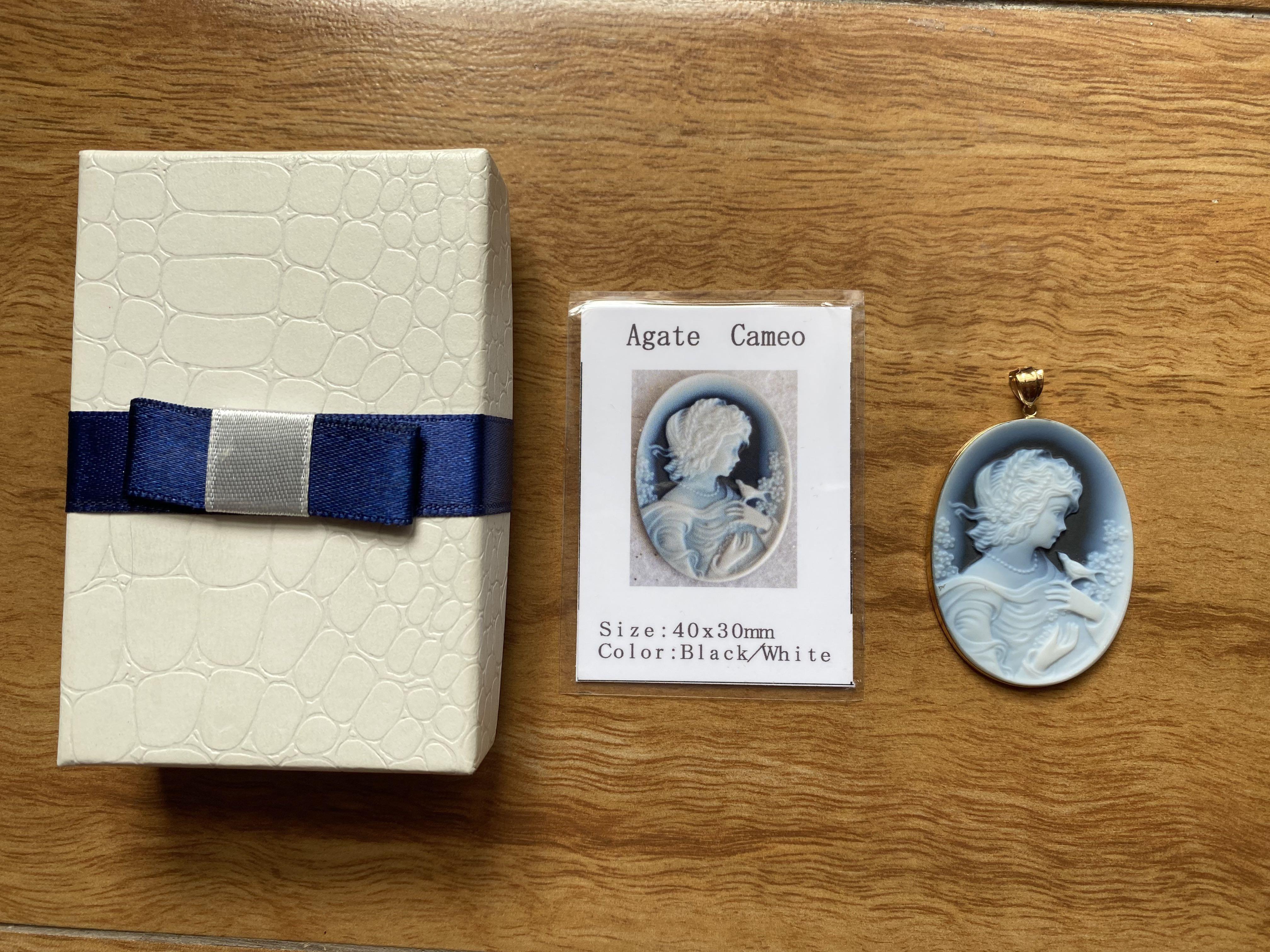Agate Cameo Pendat (Category: Necklaces) located in Batangas. Submitted by jacwell (Listing ID 1150918814, Image 3). Description: 🔥Agate Cameo pendant (black / white)🔥 ✅ brandnew ✅ 💯original ✅ 18k gold hardware ✅ bought in Japan with certificate ✅ 40x30mm .