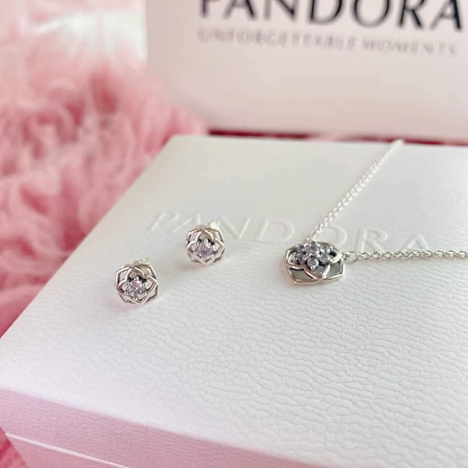 PANDORA AUTHENTIC ROSE PETAL NECKLACE 