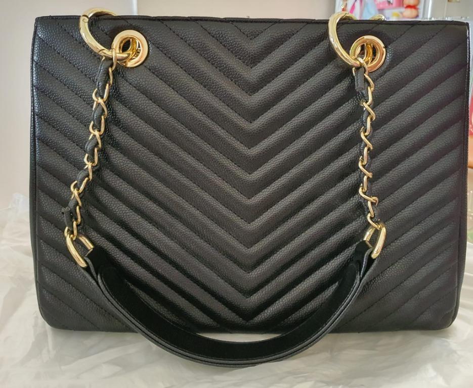 Caviar best sale leather bag