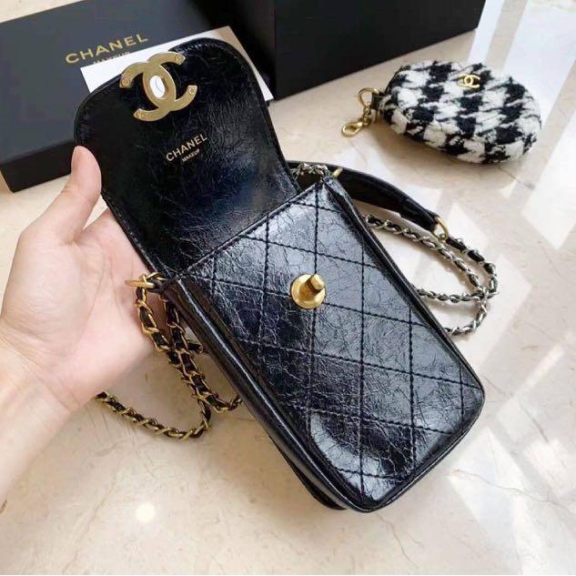 Chanel VIP Gift Phone Clutch &Coin Pouch 2 in 1, Women's Fashion, Bags &  Wallets, Purses & Pouches on Carousell