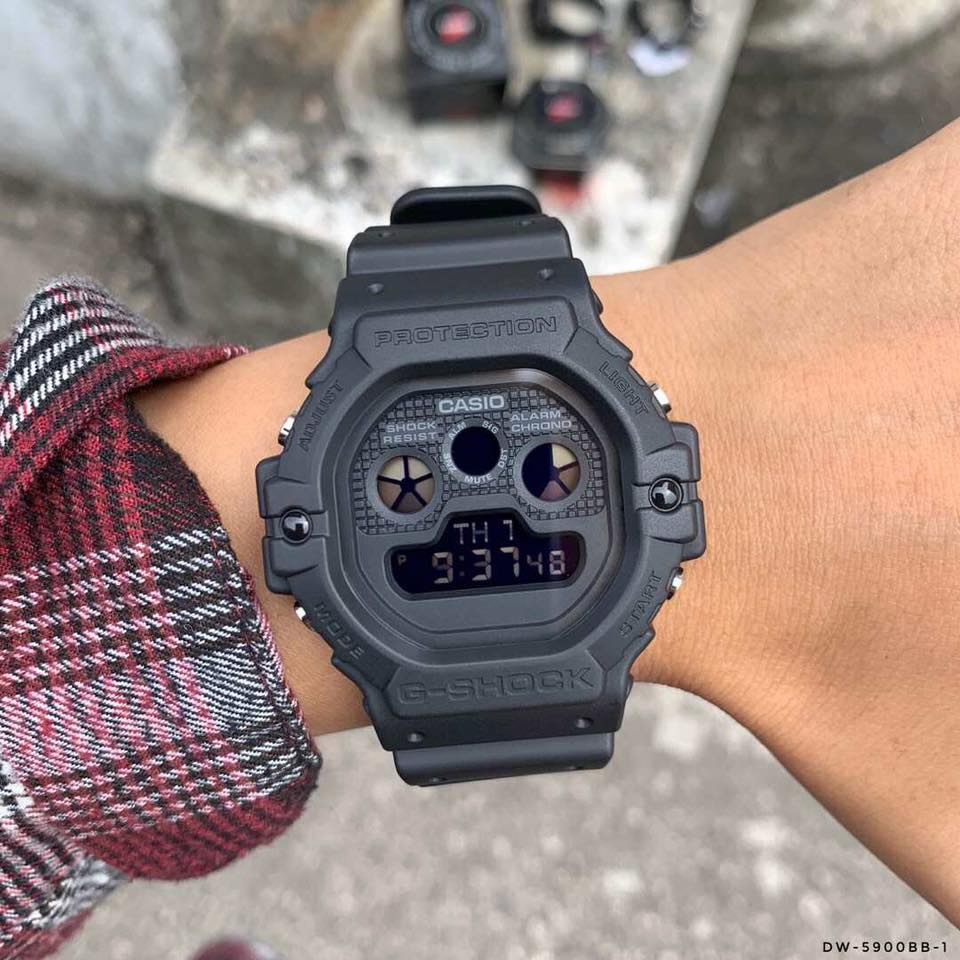 Casio Dw-5900bb-1, 名牌, 手錶- Carousell