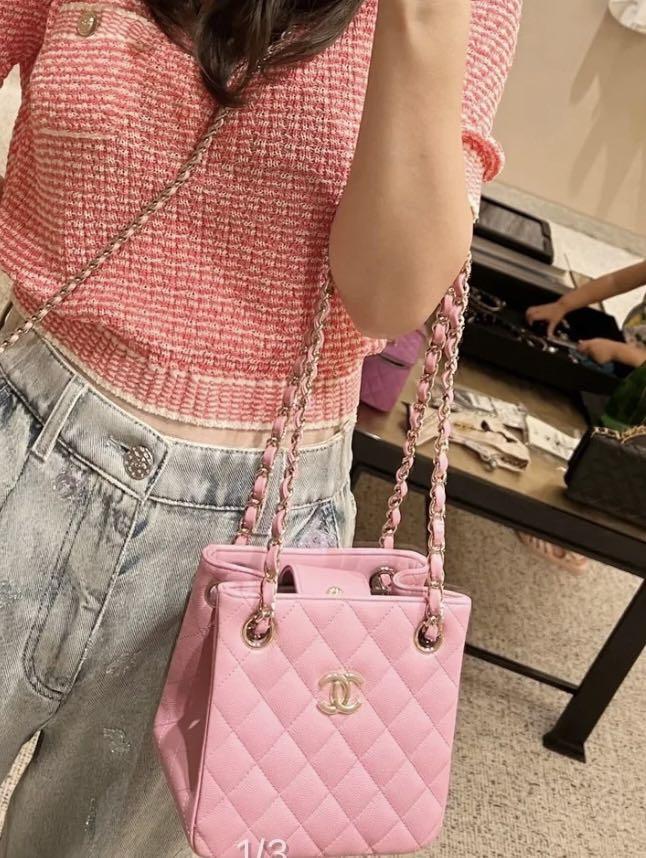 Chanel mini tote 22s clearance