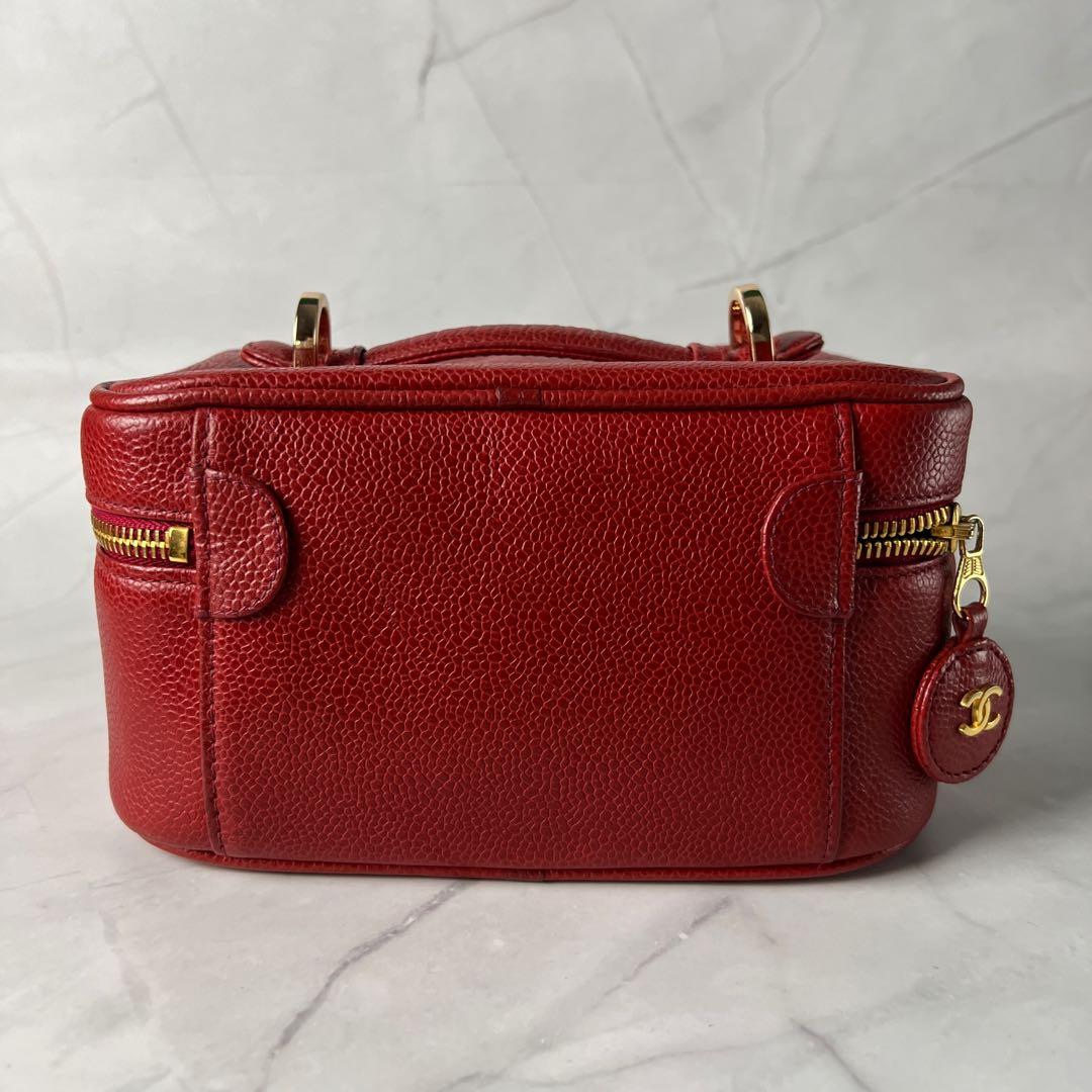 Chanel - Caviar Vanity Cosmetic Case in Red (Category: Luxury Bags & Wallets) located in Manila. Submitted by bin-teji (Listing ID 1150843834, Image 3). Description: Got it from Fashionphile website. Comes with the fashionphile dustbag as well. Chain is not from Chanel. .