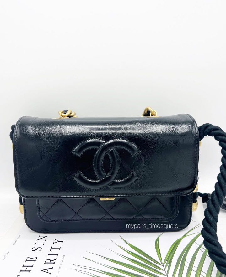 C.h.a.n.e.l Black Crinkled Calfskin En Vogue Rope Flap Bag