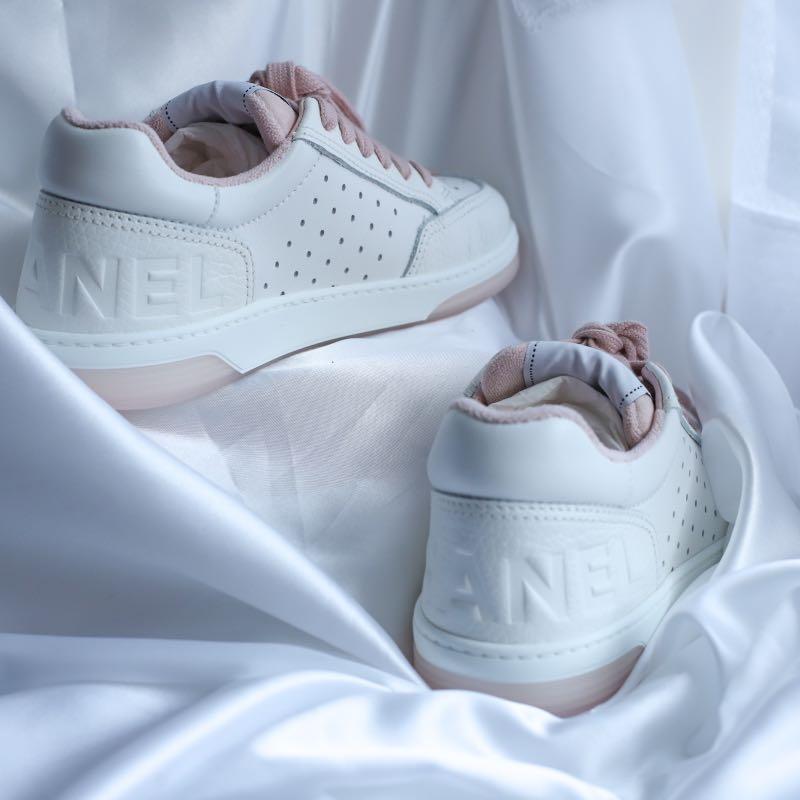 Chanel sneakers discount pink and white