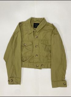 (Category: ) located in . Submitted by zeazcloset (Listing ID 1150944987, Image 1). Description: .