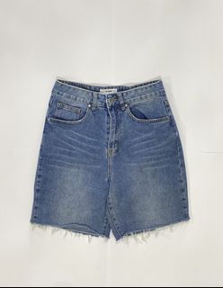 (Category: ) located in . Submitted by zeazcloset (Listing ID 1150912627, Image 1). Description: .