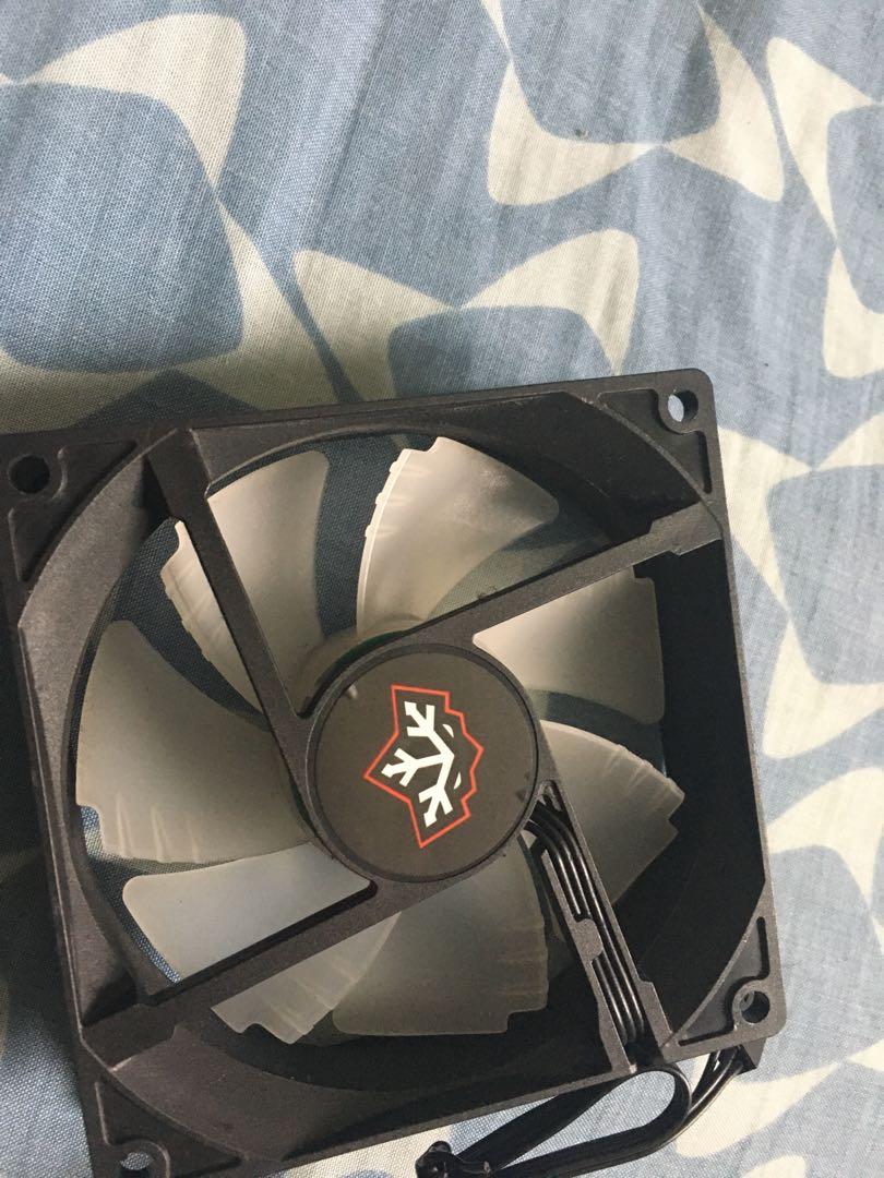 Fryst Almace fan with 3 and 4 pin pwm splitters, Computers & Tech, Parts & Accessories, Computer