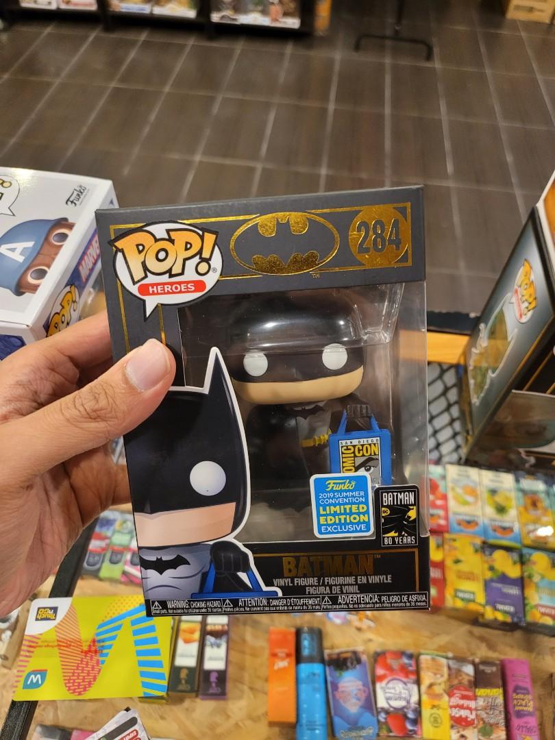 Funko Pop Batman Holding Comic Con Bag Shared Convention Exclusive