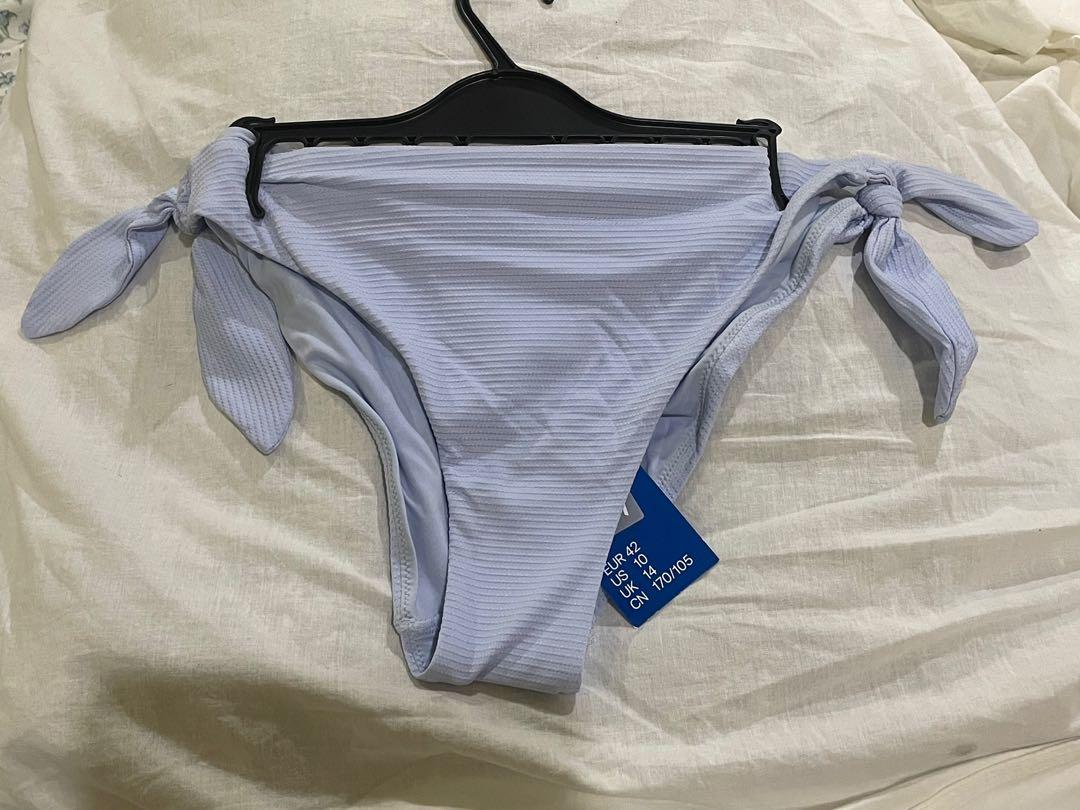 H&M bikini bottom baby blue (Category: Bikinis & Swimsuits) located in Quezon City. Submitted by jujuloco (Listing ID 1150823078, Image 1). Description: Brand new size uk 42 H&M cheeky bikini tie side bottoms Baby blue sexy and sweet Rfs: extra Mop: gcash bpi Shipping cost care of buyer.