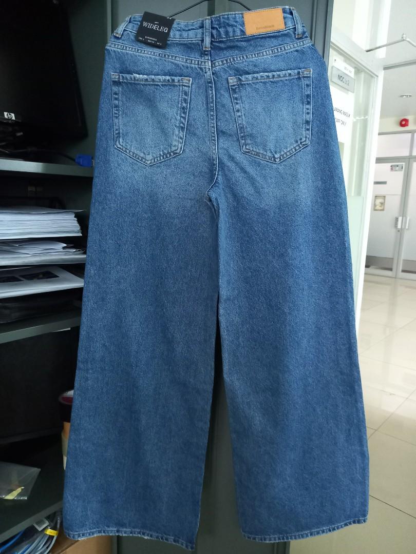 Celana Jeans Stradivarius Wide Leg Ori, Fesyen Wanita, Pakaian Wanita,  Bawahan di Carousell