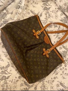 (Category: ) located in . Submitted by FA.CLOSET (Listing ID 1150938414, Image 1). Description: .