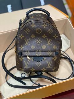 (Category: ) located in . Submitted by authenticandluxury_bags (Listing ID 1150836070, Image 1). Description: .