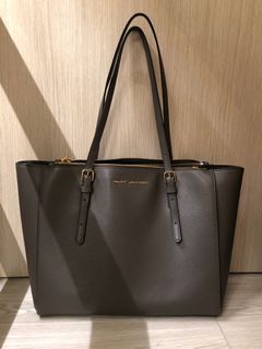 （分類：）位於 。 由 gigisang 提交（商品編號 1150933798，圖片 1）。簡介： 。