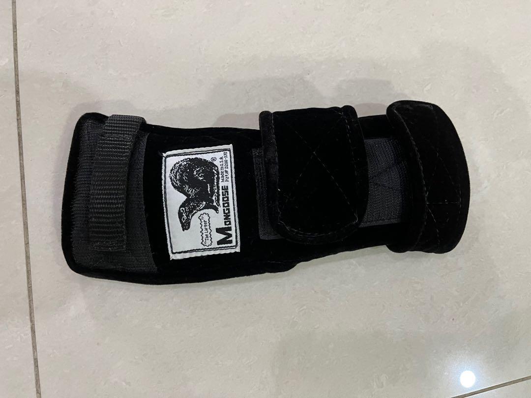 Mongoose ‘The Lifter’ bowling hand guard, Sports Equipment, Other