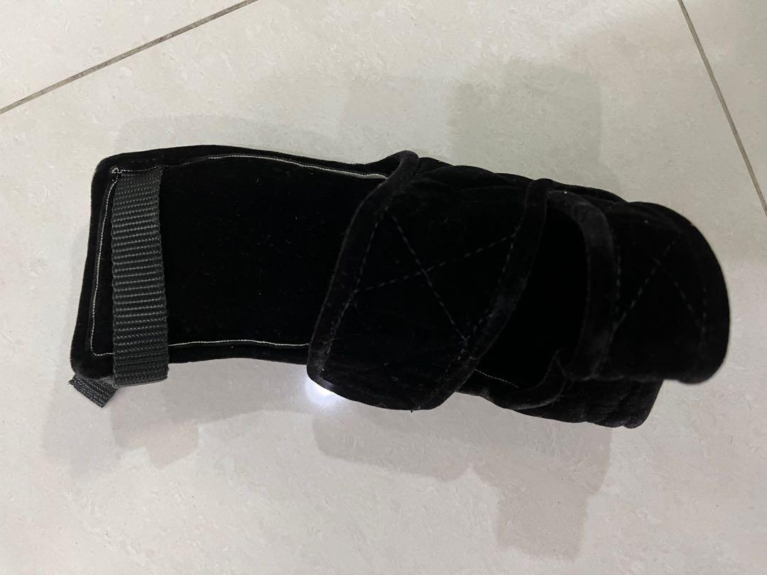 Mongoose ‘The Lifter’ bowling hand guard, Sports Equipment, Other