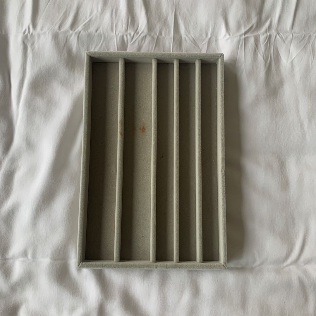 Muji Velour Partition / jewelry organizer, Women's Fashion, Jewelry