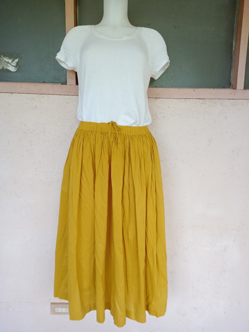 Mustard outlet flowy skirt