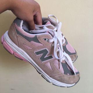 New Balance 990, Women's Fashion 