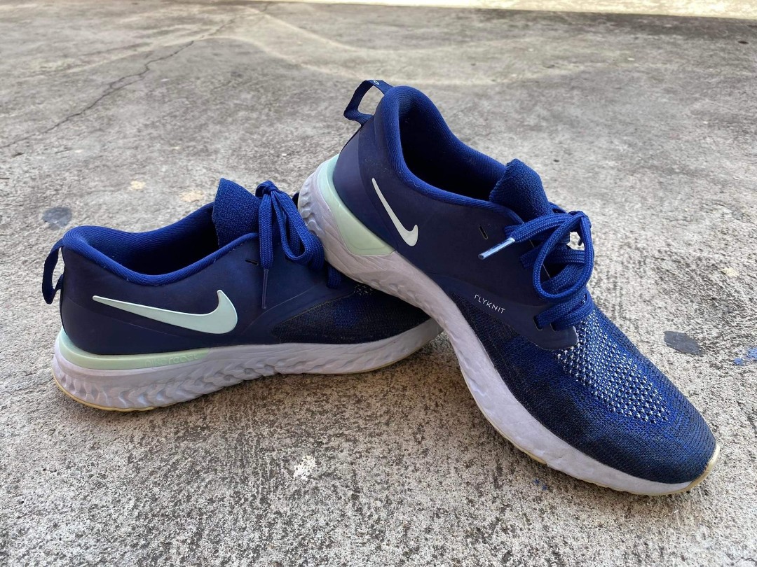 flynit running shoes