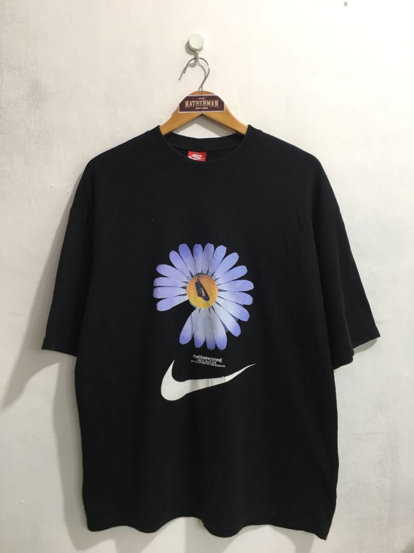 Nike x peace minus one flower logo miror high quality tee, Fesyen Pria,  Pakaian , Atasan di Carousell
