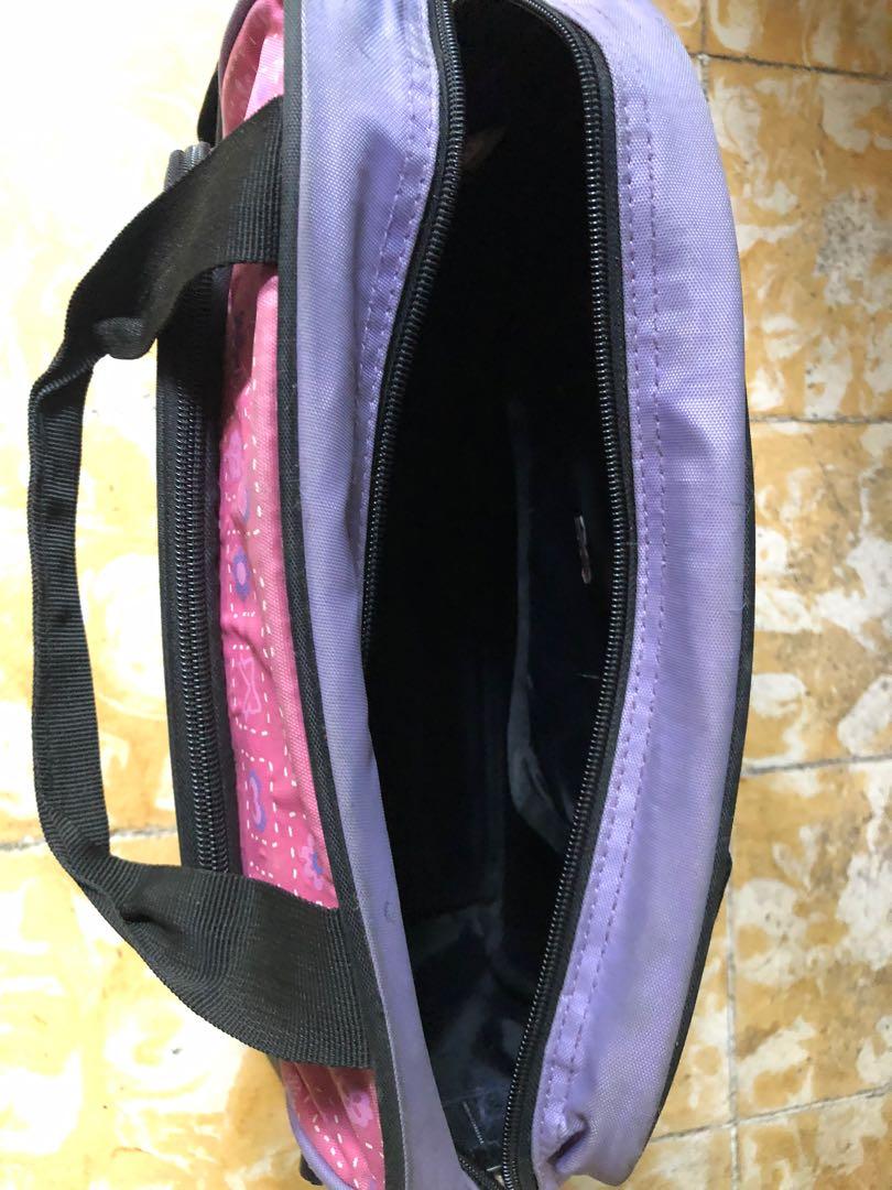 School bag (Category: Backpacks) located in Makati City. Submitted by _skull_ (Listing ID 1150861548, Image 2). Description: Hawk bag “Puffy and Sparky” - can fit 5 textbooks or 10 notebooks - shoulder or handbag .