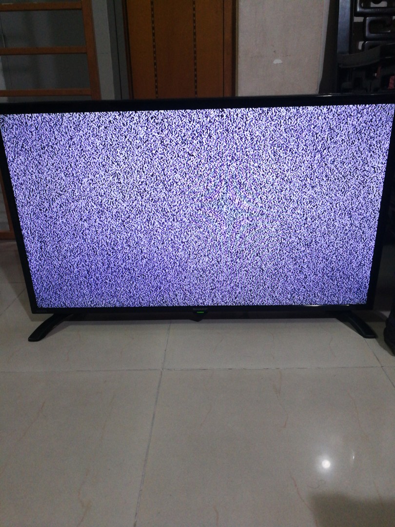 Sharp brand tv, TV & Home Appliances, TV & Entertainment, TV on Carousell