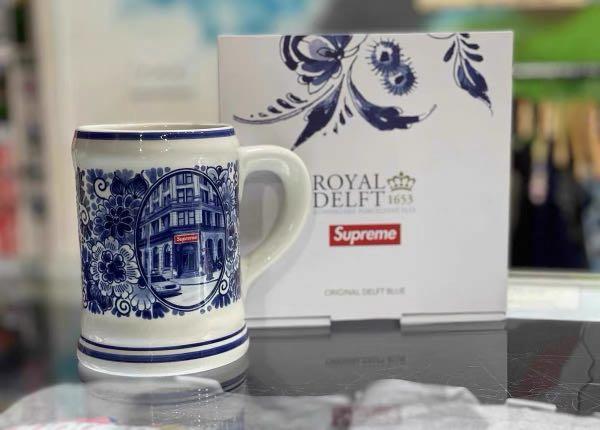 supreme royal delft 190 bowery beer mug 21ss 青花瓷, 男裝, 手錶及