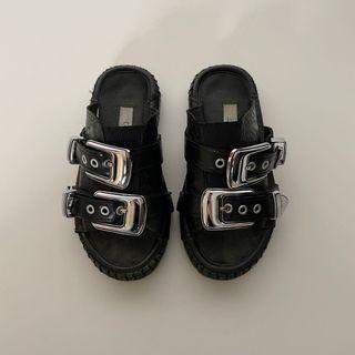 Tigah Home Sandals
