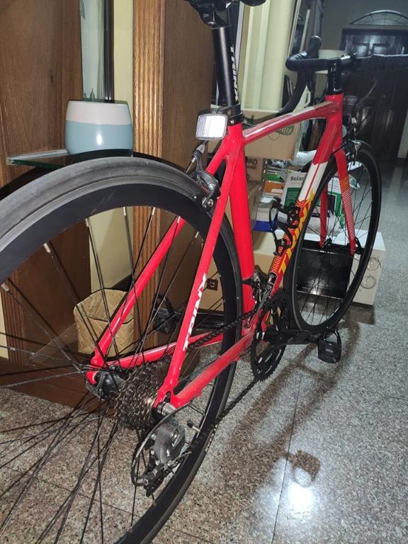 Trinx drive 1.1 road store bike
