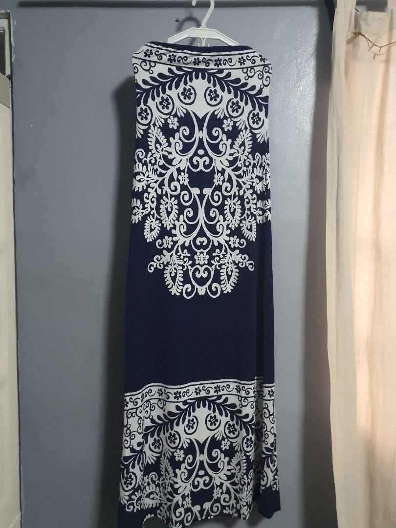 Tube Maxi dress (Category: Dresses) located in Quezon City. Submitted by pinds (Listing ID 1150878080, Image 2). Description: Stretchy will 2 side pockets size M-L.