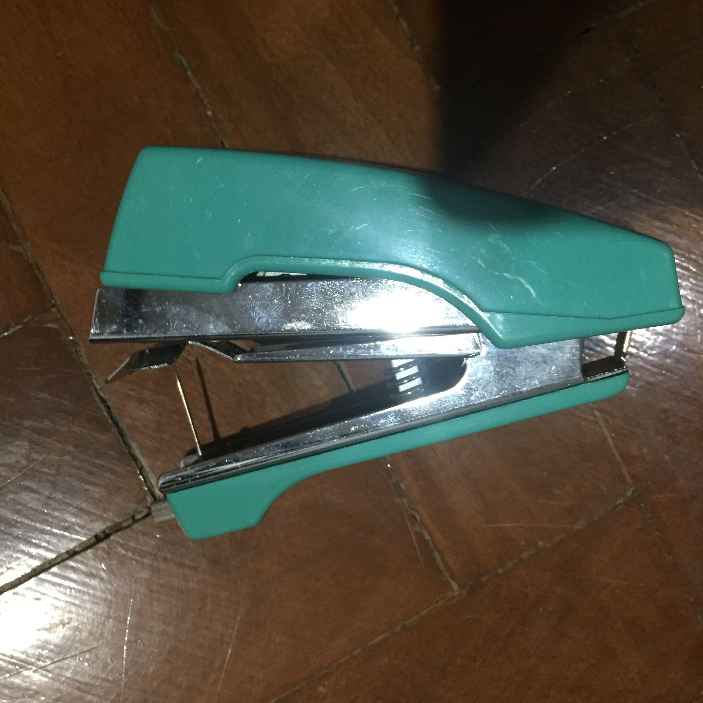 Ami Hand Sewing Machine AS IS Japan Surplus, Hobbies & Toys, Stationary & Craft, Handmade Craft