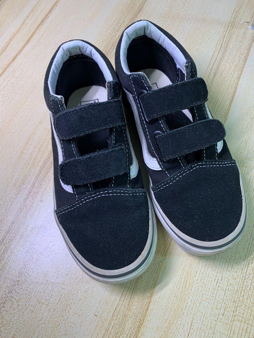 Vans off the wall strap shoes online
