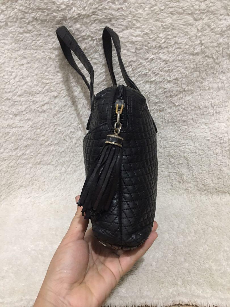 Authentic Vintage Bally quilted handbag (Category: Luxury Bags & Wallets) located in Cainta. Submitted by janilen (Listing ID 1151103276, Image 3). Description: 6"x9" Authentic genuine leather With flaws on the handle See pic for details.
