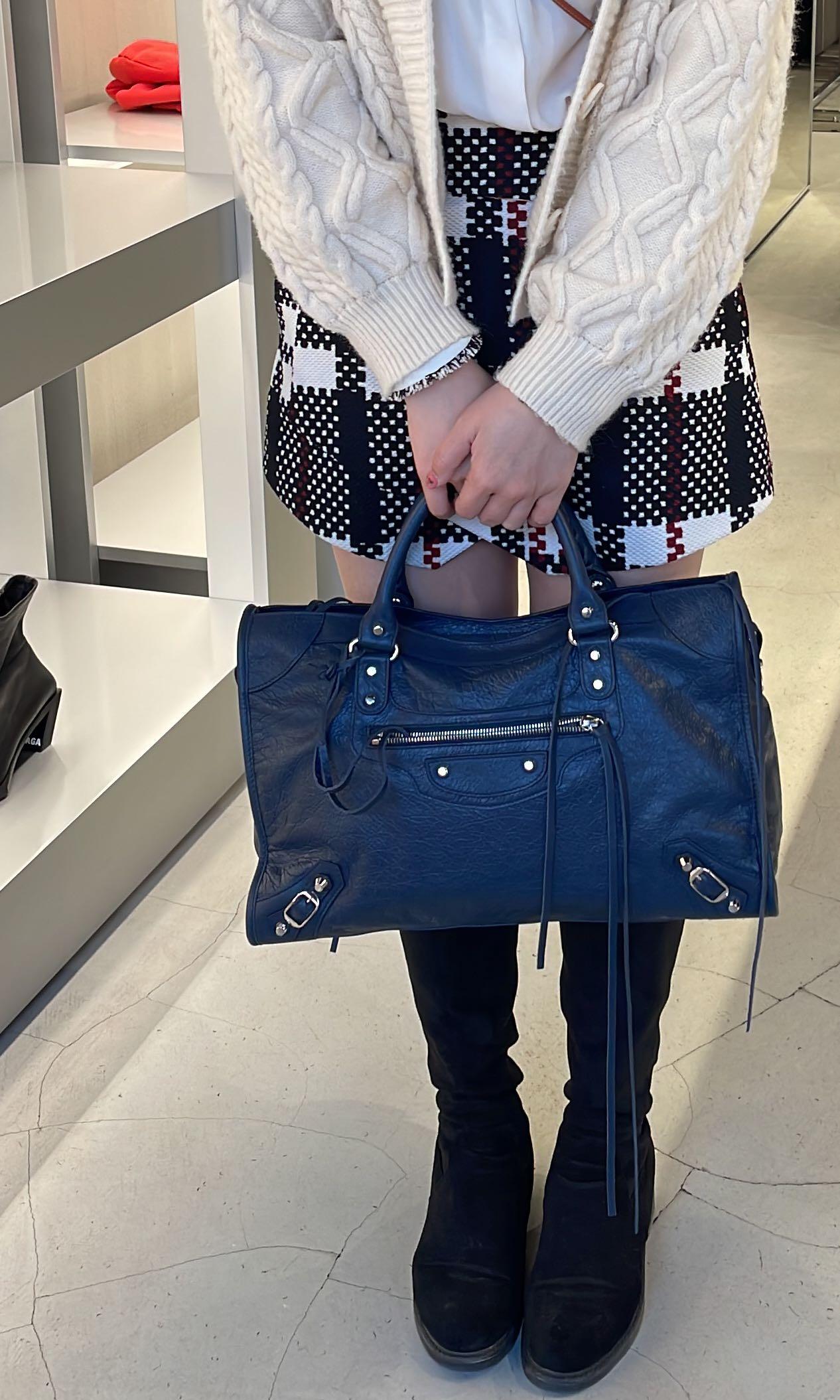 hellige bekvemmelighed frustrerende Balenciaga City Medium Size Blue, Women's Fashion, Bags & Wallets, Tote  Bags on Carousell