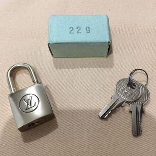LOUIS VUITTON Padlock Lock & Key matt silver set of 3